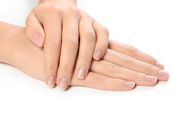 7. Nail Polish Colors That Make Your Hands Look Younger - wide 10